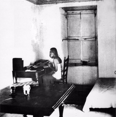 mariane-backsongsroom