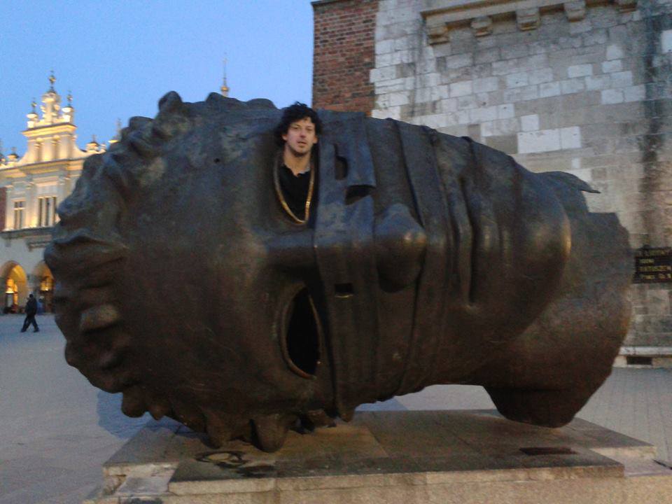 МАКЕДОНСКИОТ ПИСАТЕЛ ИМА МНОГУ ПОСЕРИОЗНА ЗАДАЧА ВО СПОРЕДБА СО ПИСАТЕЛИТЕ ОД ДРУГИТЕ&nbsp;ЗЕМЈИ