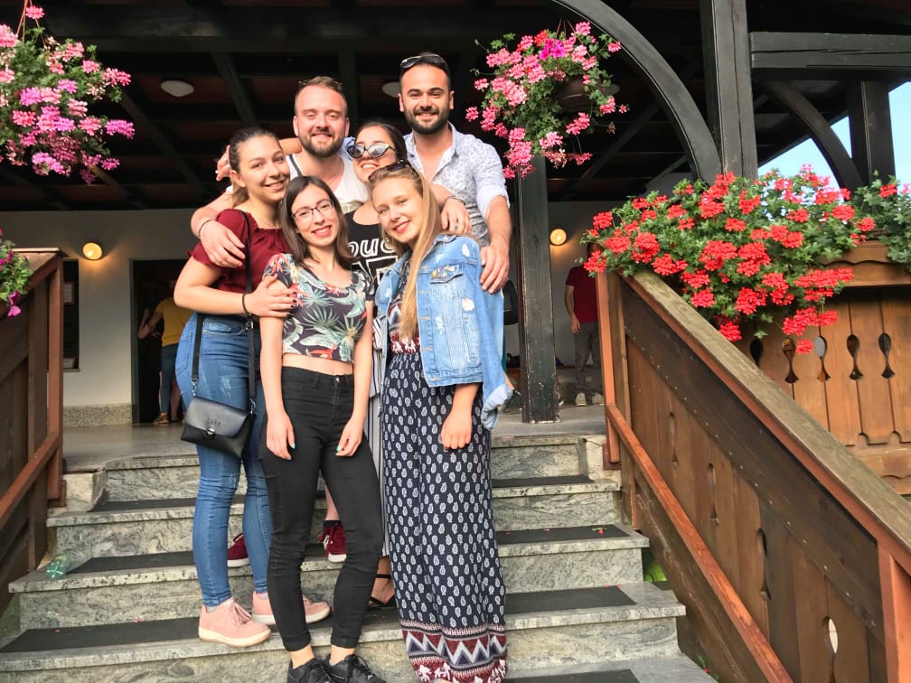 35151709_2480566195302629_66603415068737536_n