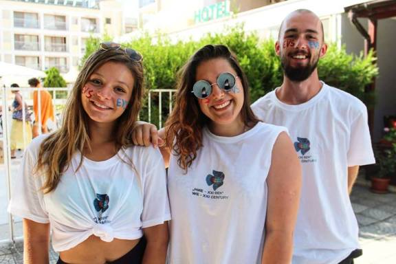 40549845_1891198477854764_498649821939236864_n