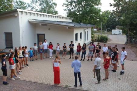 38126921_2041496845913809_165793039070003200_n