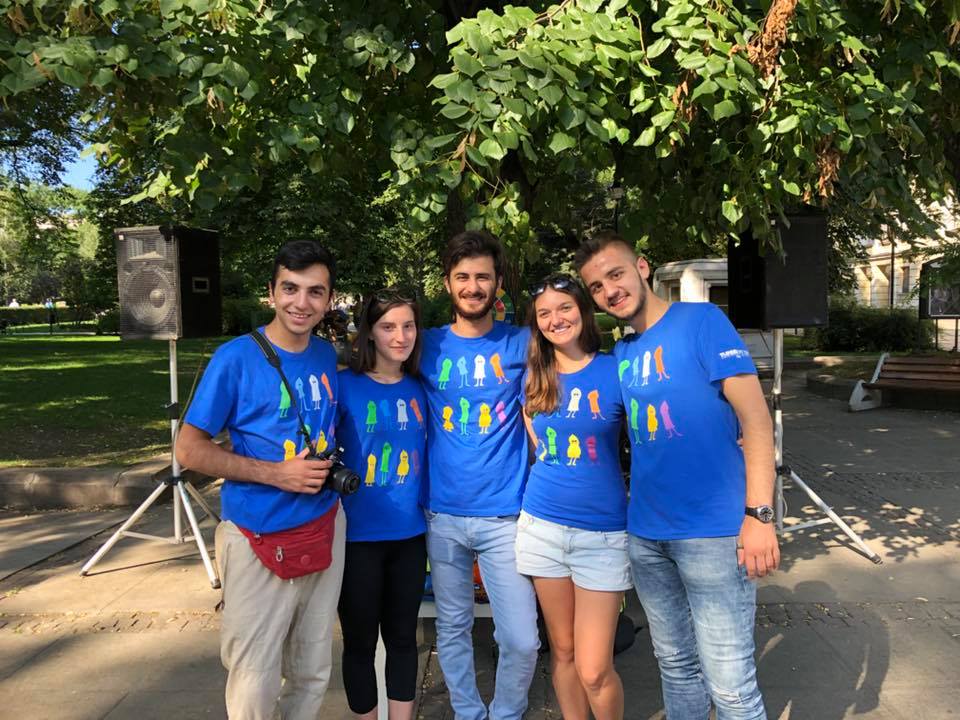 39021186_10156801572682042_4631527856801841152_n