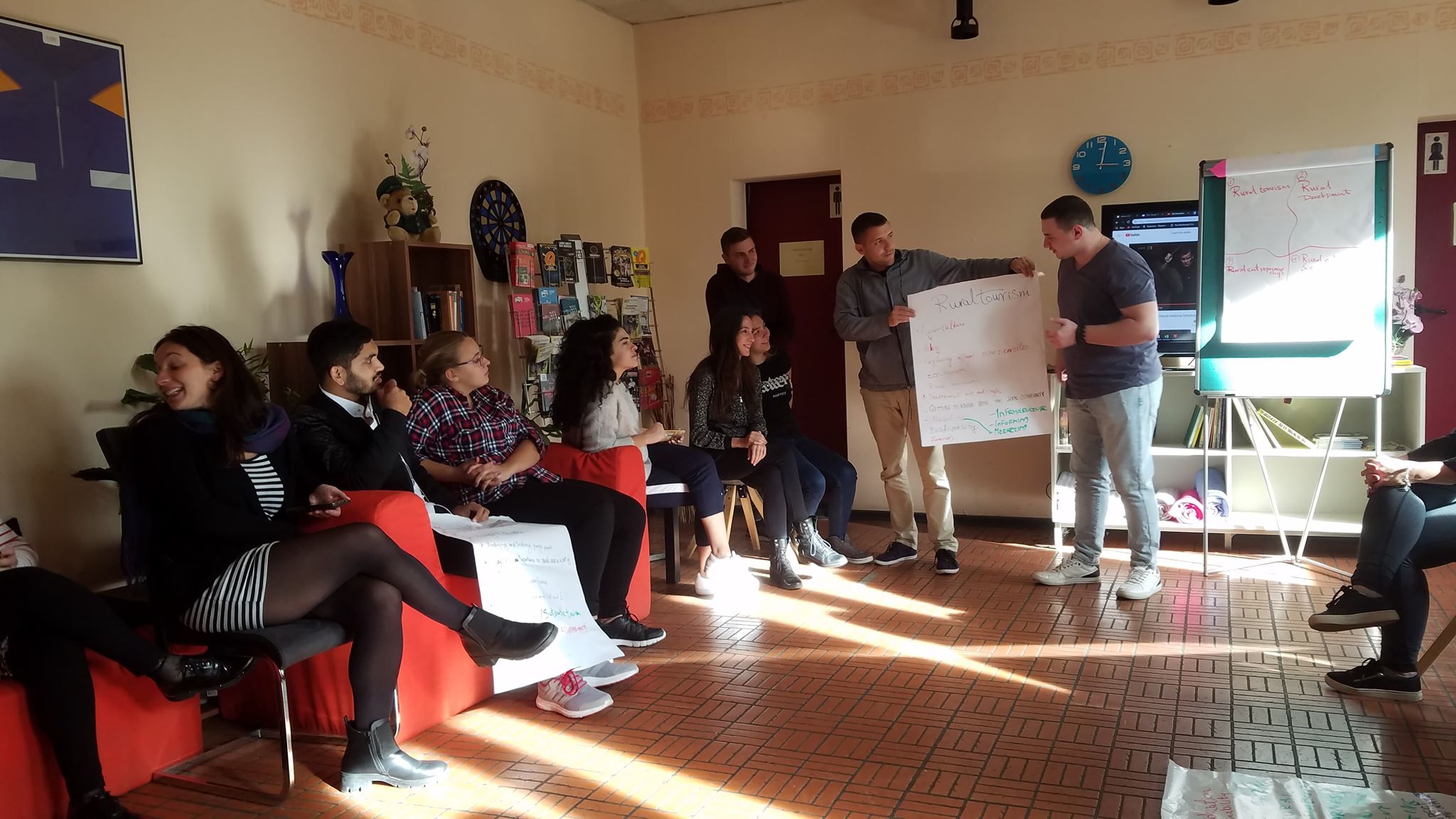 43712972_278215119692134_5492986691654254592_n