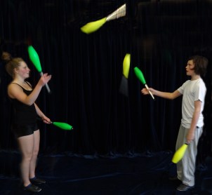 Club_juggling