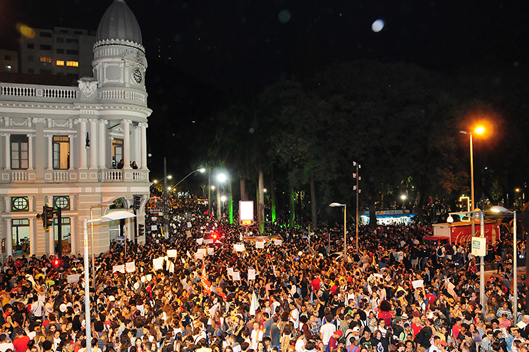 manifestacao-contra-cortes-by-marcelo