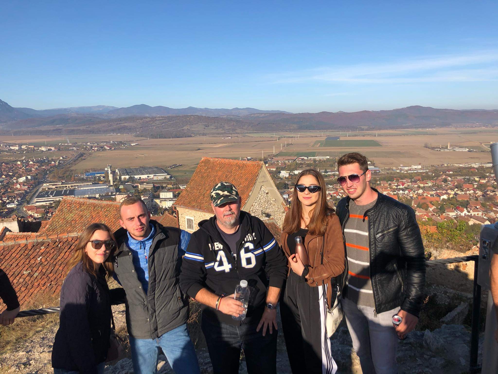 received_2566379043645100