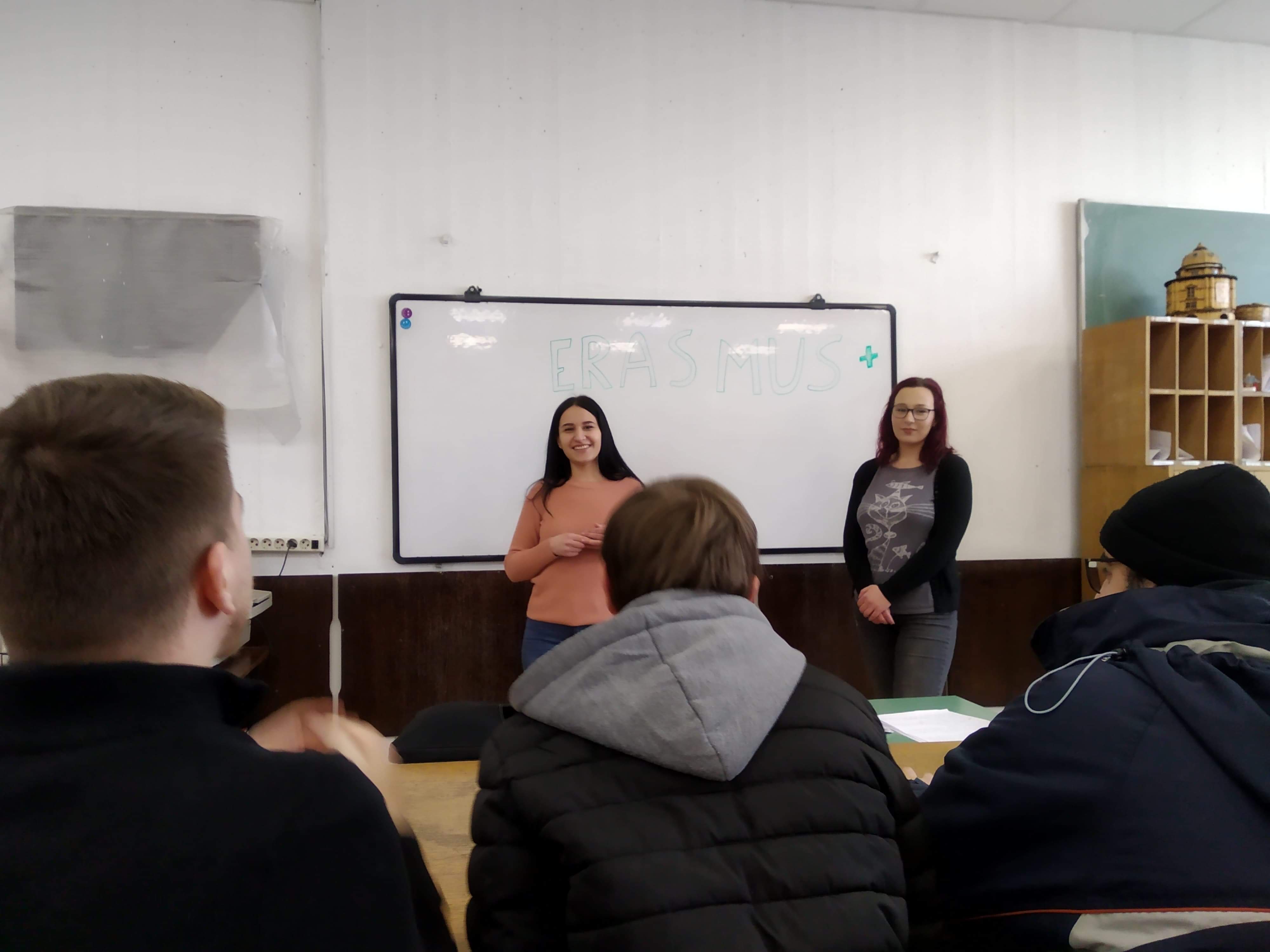 received_1607325309443779