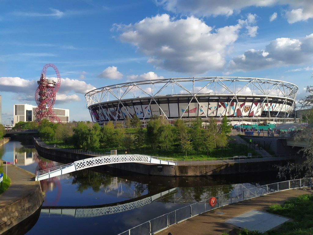 Премиер-лигата на дланка: „Чеканите“ против „ѓаволите“ пред моите очи